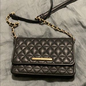 Black quilted cross body!